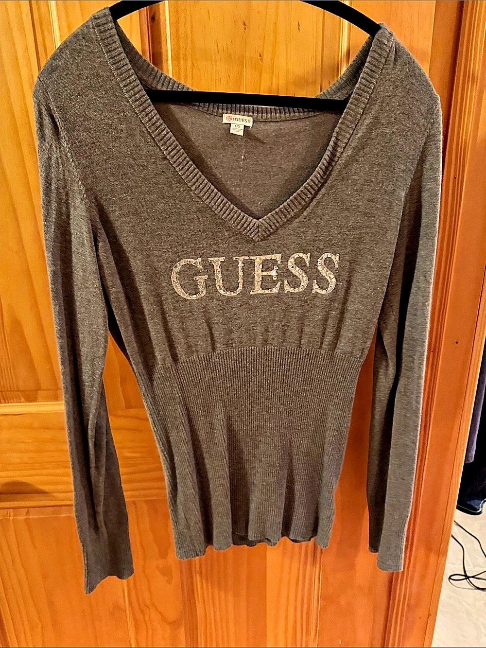 GUESS Gray V-Neck Sweater Like New